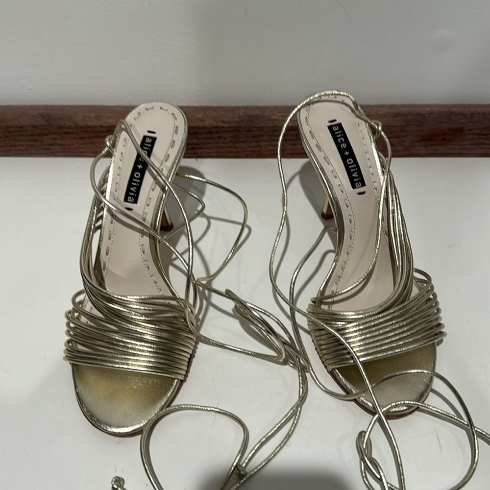 Alice + Olivia Gold Heels- size 9 - Picture 4 of 4